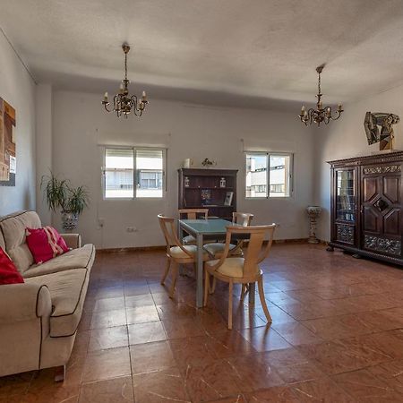 Wide And Traditional- 2Bd 1Bth- Gavidia Sevilla Exterior foto