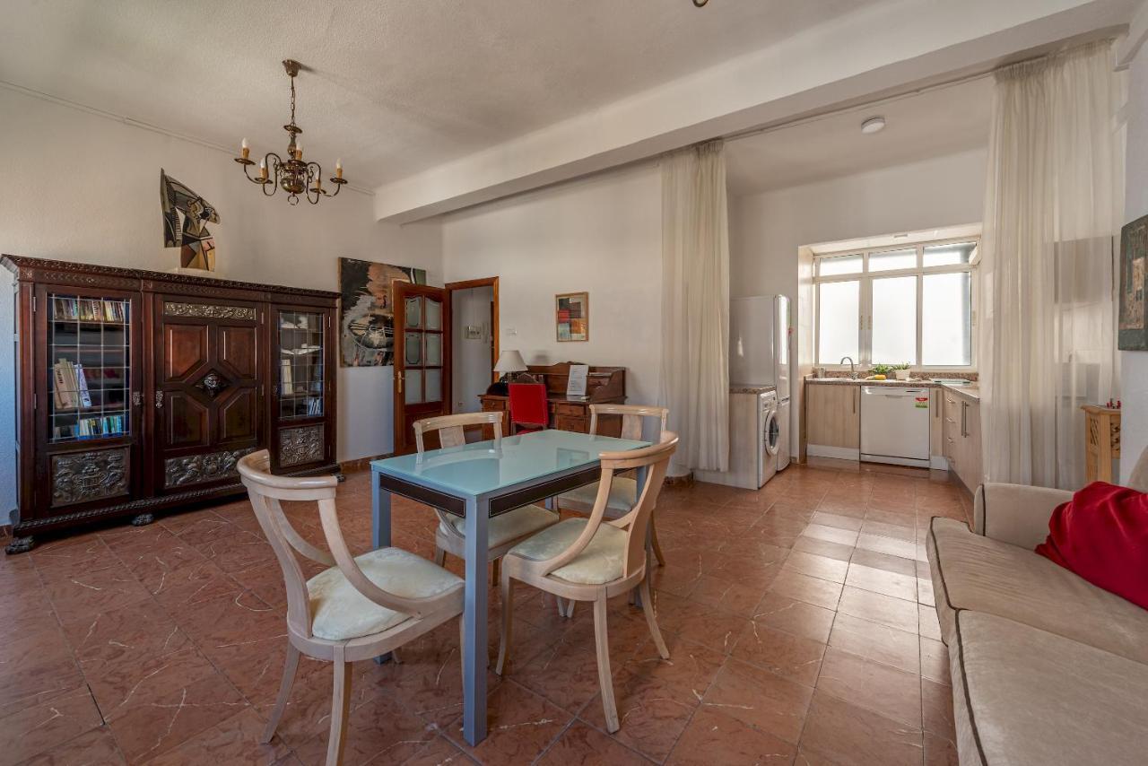 Wide And Traditional- 2Bd 1Bth- Gavidia Sevilla Exterior foto